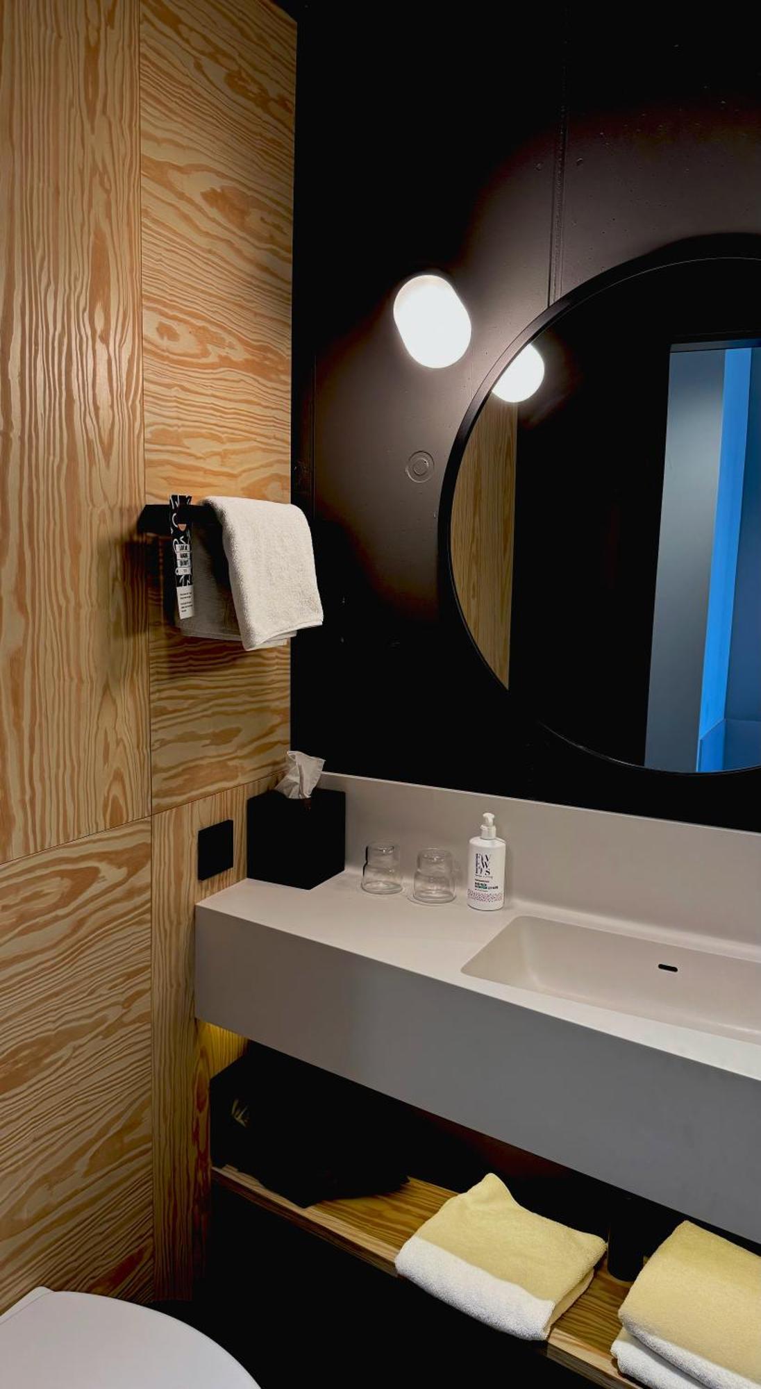 Moxy Kaunas Center Екстериор снимка